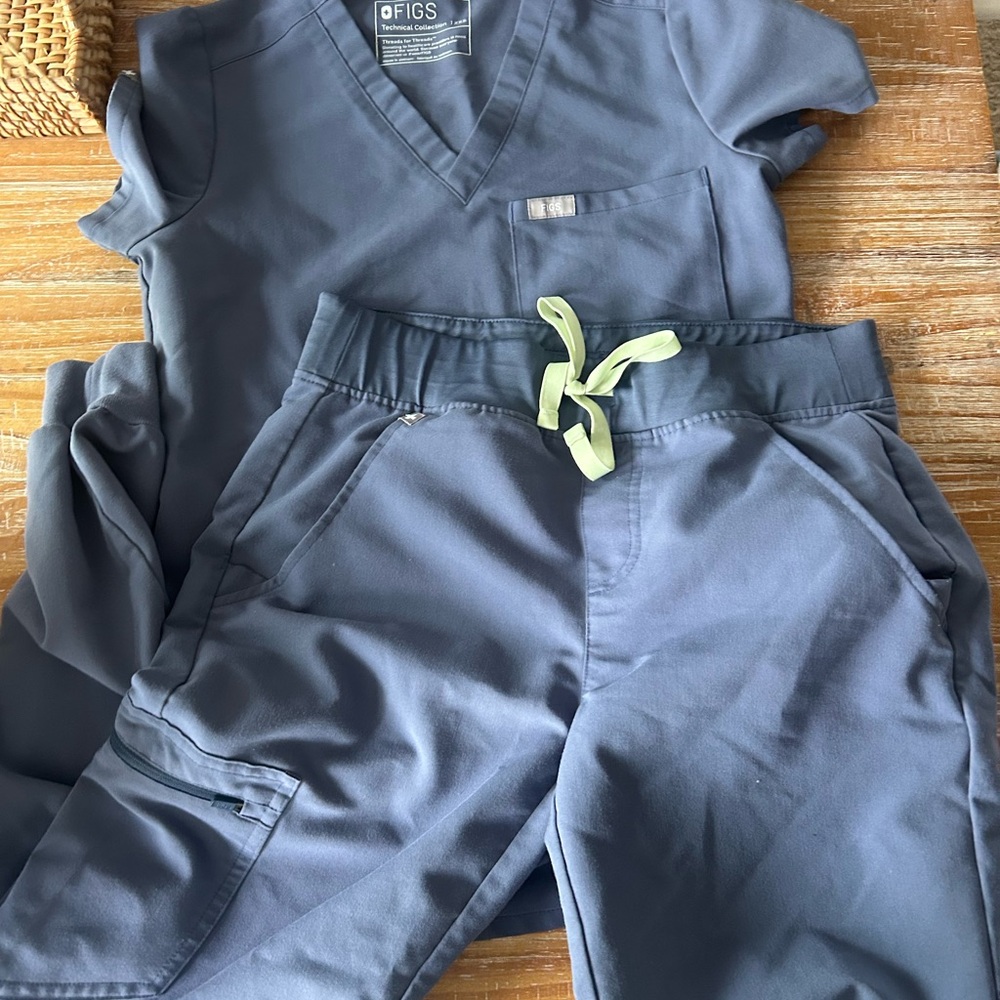 Figs Gray Scrub Set with Green Accents